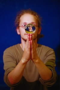 Stirling Juggling Project's Ewan Colsell showing us how it can be done!